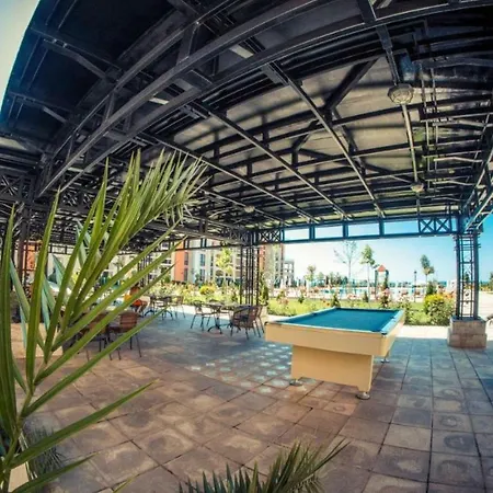 Apartament In Prestige *